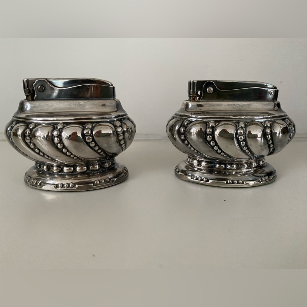 Great Pair of Vintage Ronson Crown Design Silver Plated Table Lighters